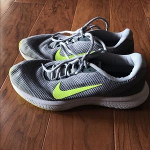 Men's Nike sz 8 Medium